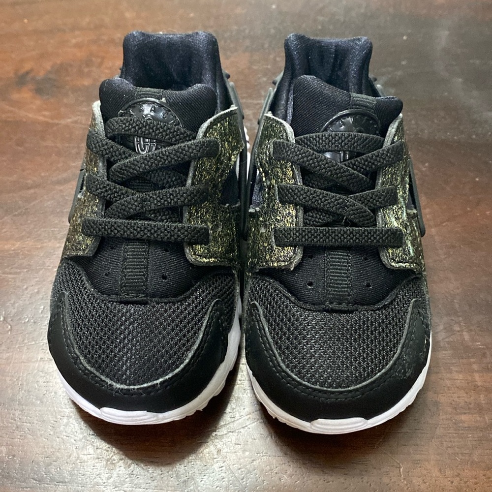 Toddler Nike Huarache size 5C